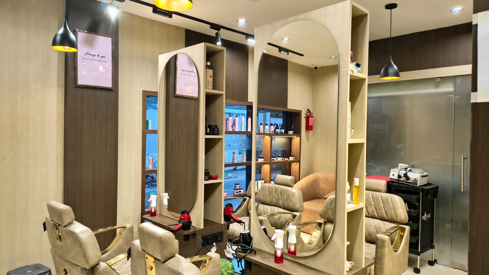 Lounge & Waiting Area